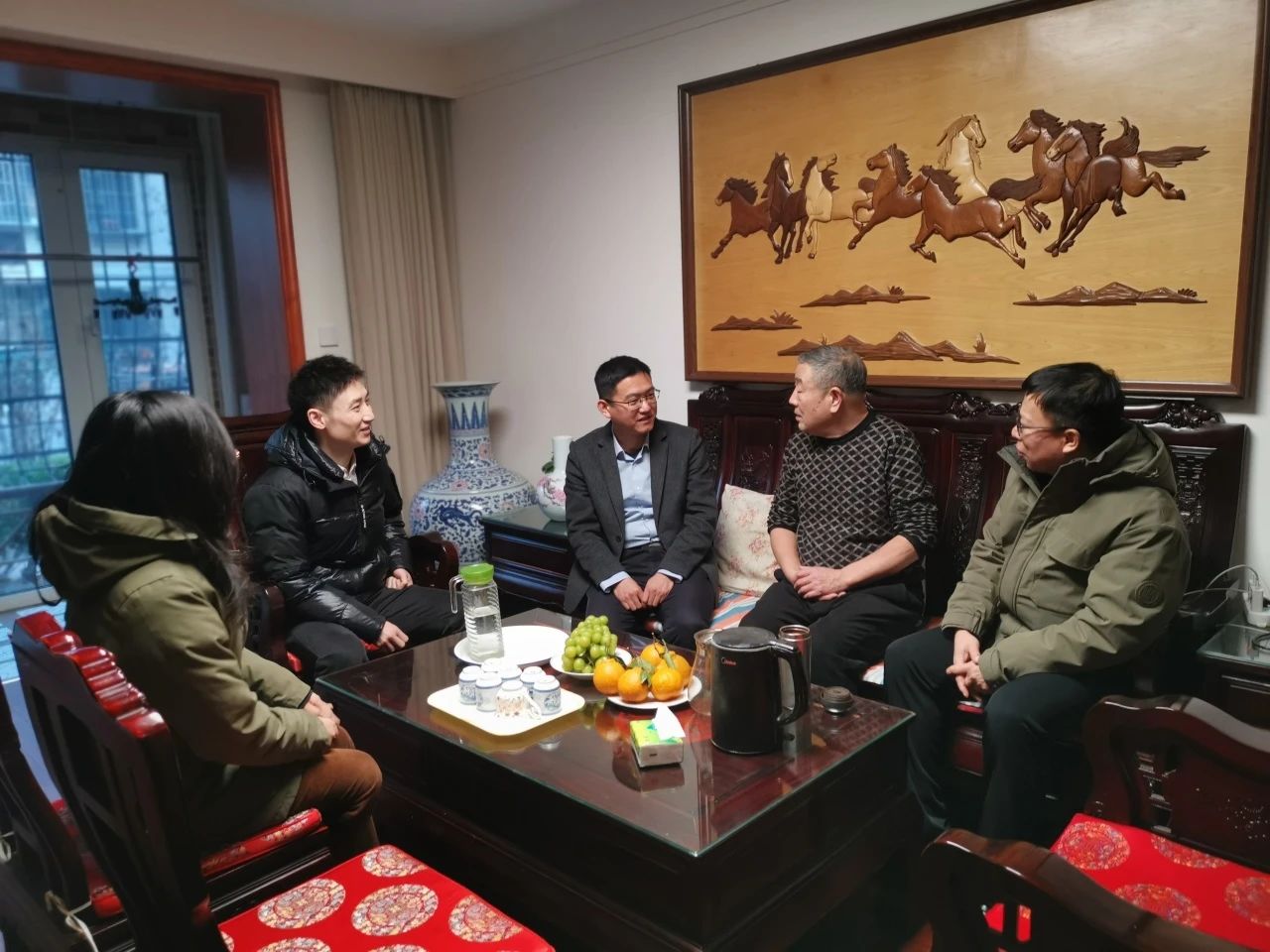 Ͷʱ쵼ӳԱչǰ߷οʻ